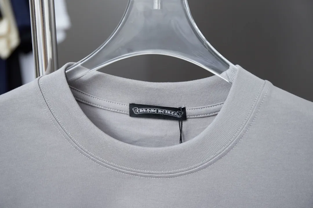 🅿️190 Ch*ome Hearte 25SS early spring new style, appliqué embroidered Crow heart cross short sleeves, light luxury, essential item for daily commuting for men and women, correct version, welcome to compare, detailed features · 320g 100% pure cotton double yarn jersey fabric · Custom dyed in the same vat, special thickened 32 count double strand 1X1 thread · Symmetrical front and rear imported Tajima machine embroidery tatami embroidery ➕ original cloth patch embroidery · Back neck webbing Croxin hardware accessories · Double needle stitching cross-stitching process · Original main mark washed tag brand moisture-proof paper packaging Color: black/white/grey Size: S/M/L/XL